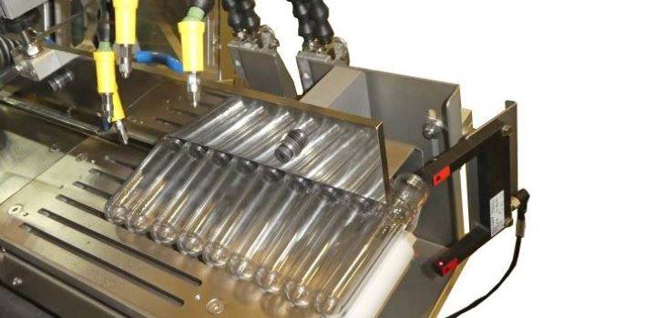Inovație pentru prelucrarea materialelor plastice: Sistemului de acoperire a preformelor termoplastice